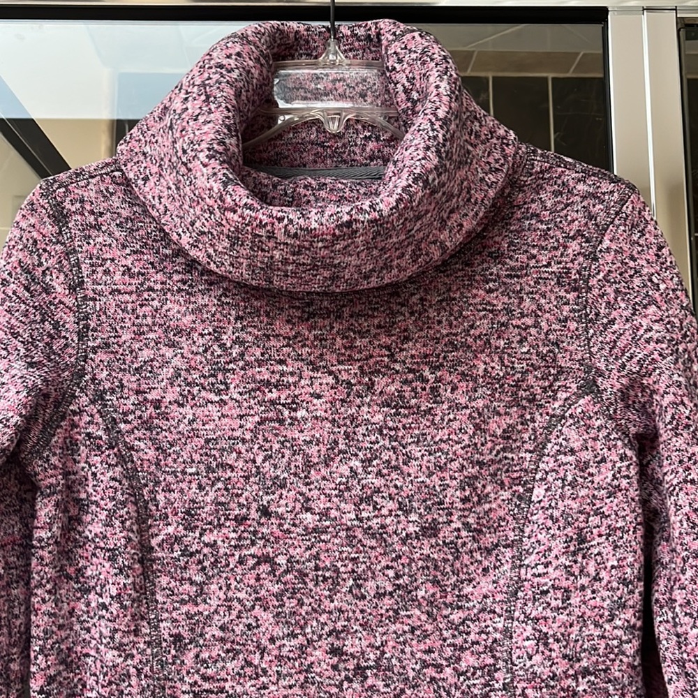 Mountain Warehouse top, size US 4. NWOT. - Picture 2 of 6